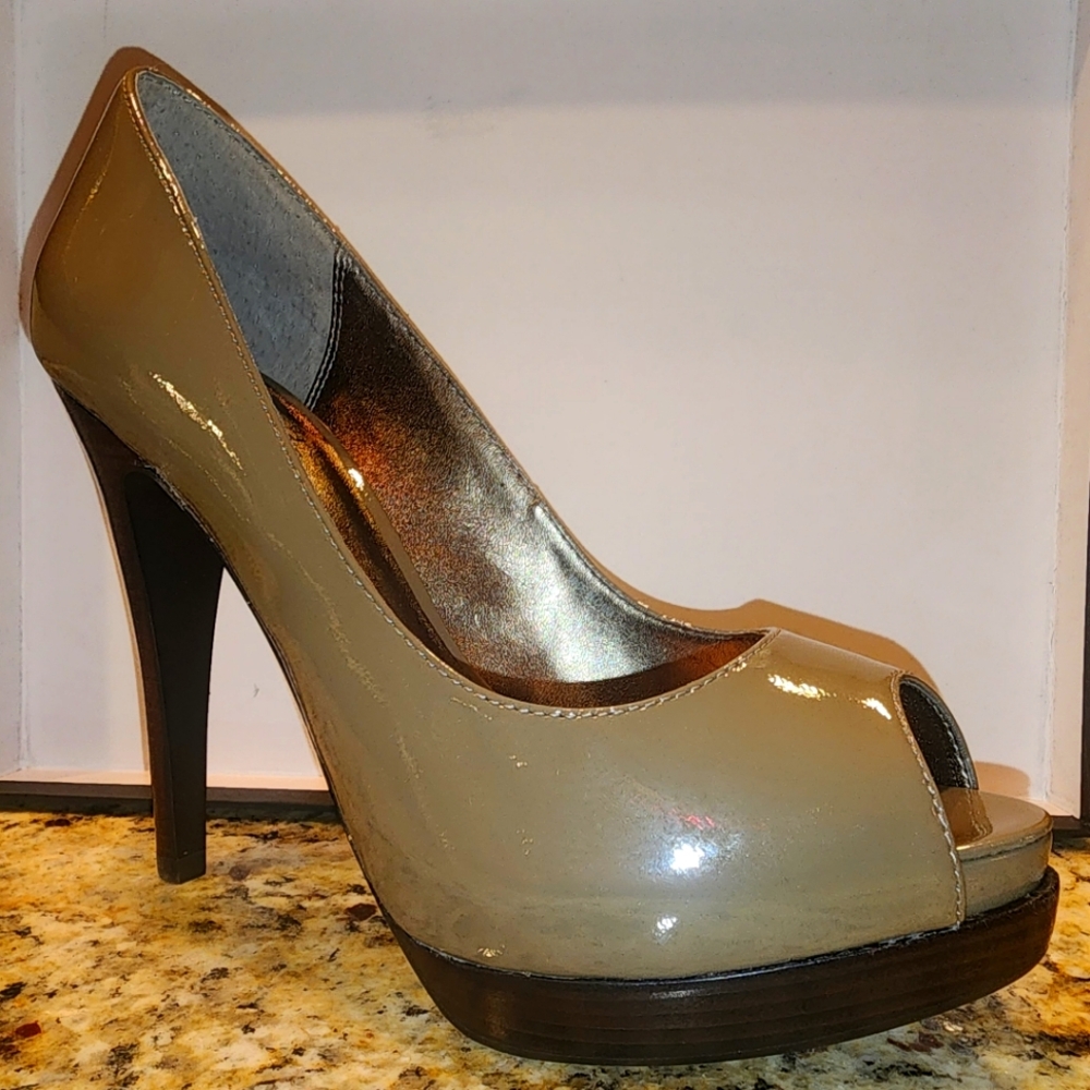 Pelle Moda Patent Peep Toe